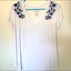 American Eagle Soft Floral Embroidered Tee